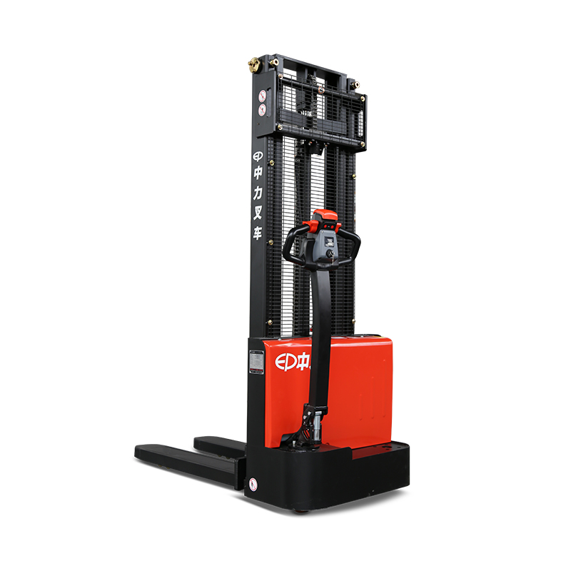 XE NÂNG STACKER